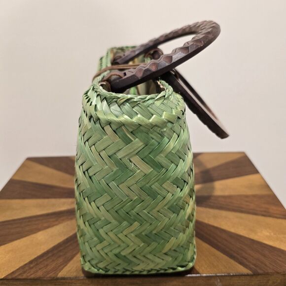Vintage Boho Island Woven Wicker Bag Purse Rattan Green Wood Handle Beach Hippie - Picture 6 of 15